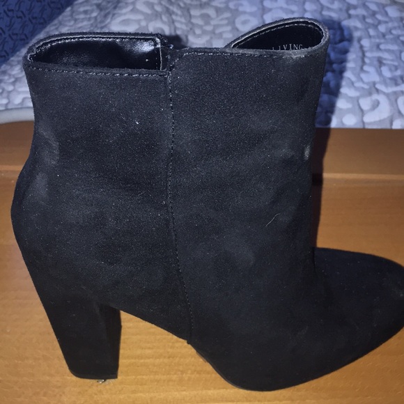 Black booties size 6. Like new. - Picture 2 of 3